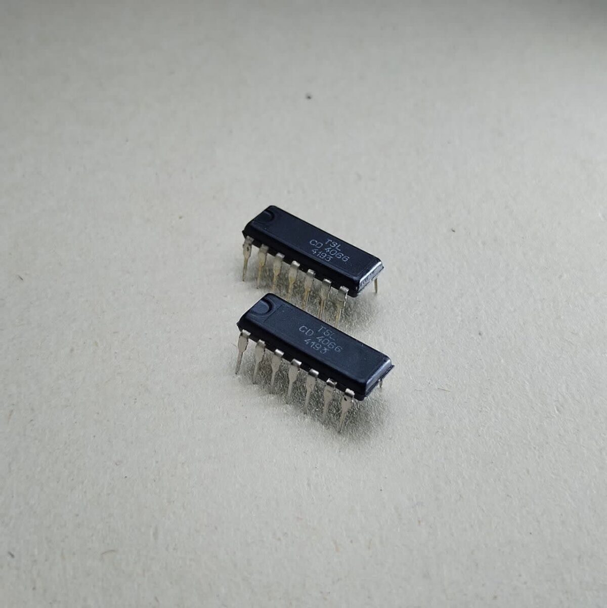 آی سی IC CD4066BE - تصویر 1